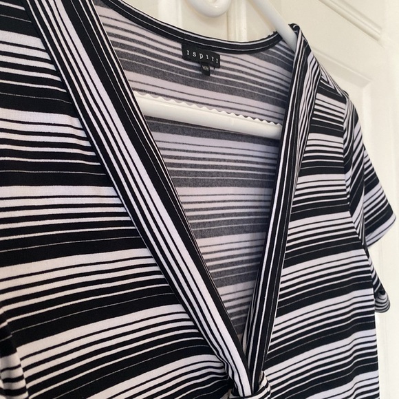 Women - dressy or casual stretch top, black and white short sleeve - Picture 11 of 11